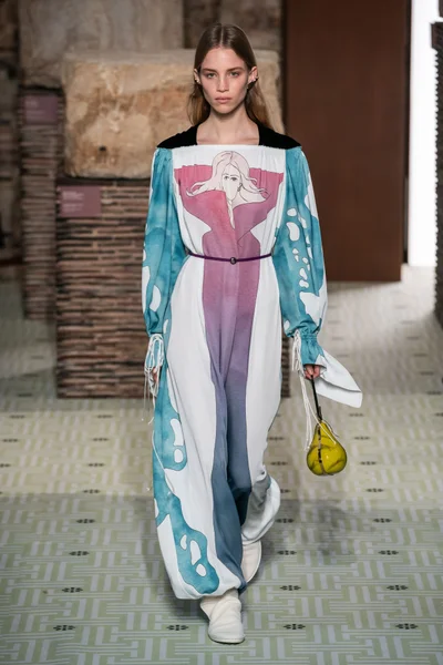 Look 61